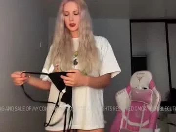 sweetkarmababy – webcam model profile photo Image 9