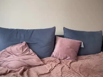 iamsomeone1234 – webcam model profile photo Image 2