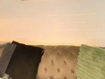 puneripiya – webcam model profile photo Image 12