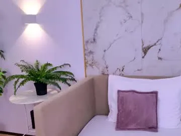 naisharousell – webcam model profile photo Image 14