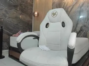 Yasmina – webcam model profile photo Image 14