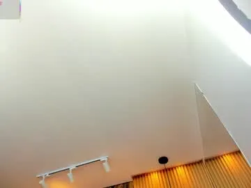 Yasmina – webcam model profile photo Image 6