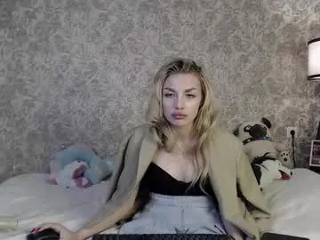 HellenSuric – webcam model profile photo Image 13