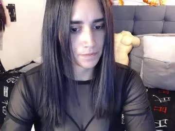 YasmienAtos – webcam model profile photo Image 12