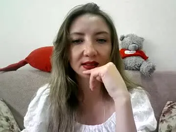 NinnaWood – webcam model profile photo Image 3