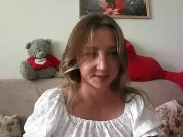 NinnaWood – webcam model profile photo Image 4