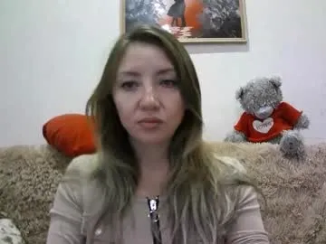 NinnaWood – webcam model profile photo Image 5