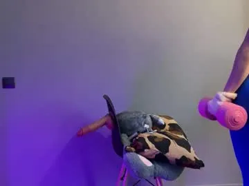 Yasmina – webcam model profile photo Image 17