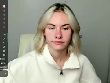 EmiliaWalker – webcam model profile photo Image 18