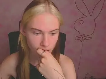 EmiliaWalker – webcam model profile photo Image 6