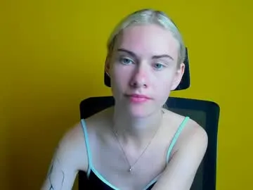 EmiliaWalker – webcam model profile photo Image 8