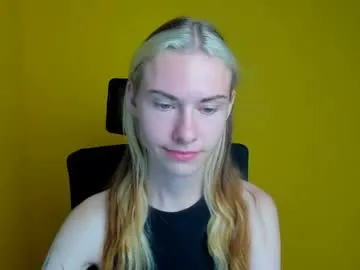 EmiliaWalker – webcam model profile photo Image 9