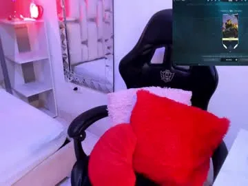 BellaLeen – webcam model profile photo Image 11