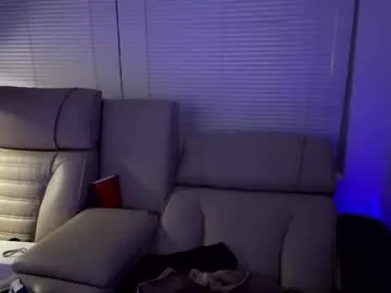 dovia – webcam model profile photo Image 16