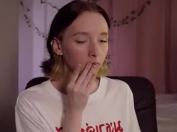 Dolce – webcam model profile photo Image 14