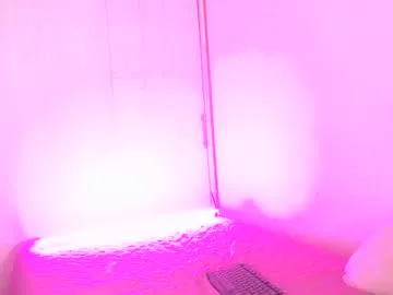 lolaa_darling – webcam model profile photo Image 2