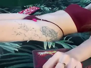 LivRusso – webcam model profile photo Image 15