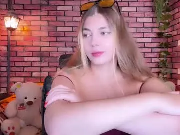 LivRusso – webcam model profile photo Image 3