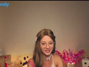 YasmienAtos – webcam model profile photo Image 9