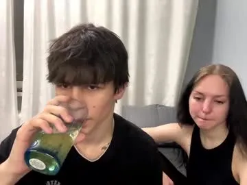 MartinaLeen – webcam model profile photo Image 3