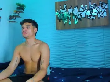 mae_nathan – webcam model profile photo Image 12