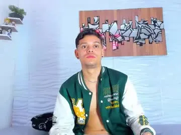 mae_nathan – webcam model profile photo Image 15