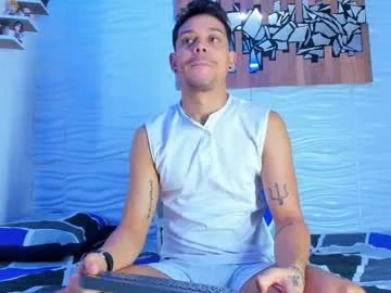 mae_nathan – webcam model profile photo Image 16