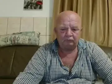 EmiliaWalker – webcam model profile photo Image 15