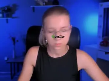 EmiliaWalker – webcam model profile photo Image 2