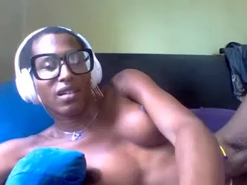 EmiliaWalker – webcam model profile photo Image 5