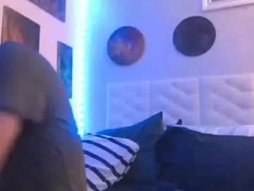 iamsomeone1234 – webcam model profile photo Image 12