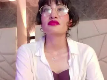 AmyJacobs – webcam model profile photo Image 2