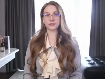 harrieteasley Image 7