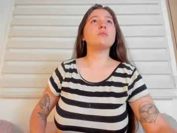 MilaHall – webcam model profile photo Image 1