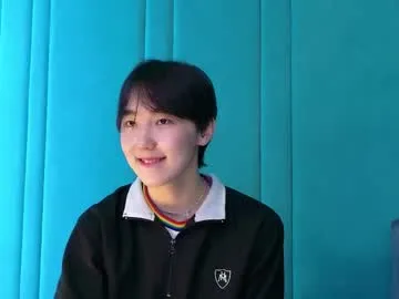 mae_nathan – webcam model profile photo Image 3