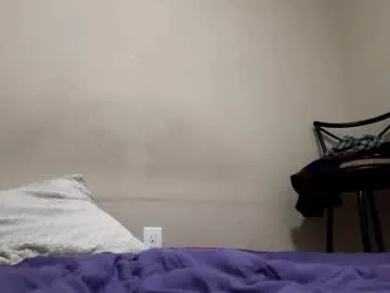 Skyller – webcam model profile photo Image 3