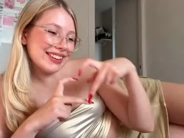 EmiliaWalker – webcam model profile photo Image 16