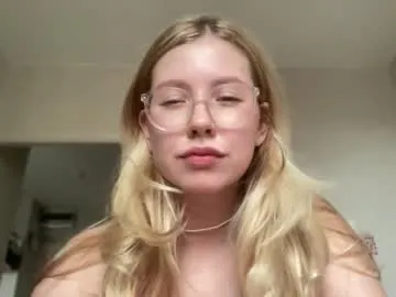 EmiliaWalker – webcam model profile photo Image 18