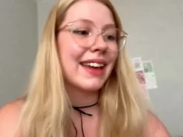 EmiliaWalker – webcam model profile photo Image 4