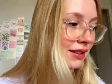 EmiliaWalker – webcam model profile photo Image 5