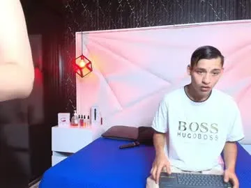 AdelinaLuuna – webcam model profile photo Image 2