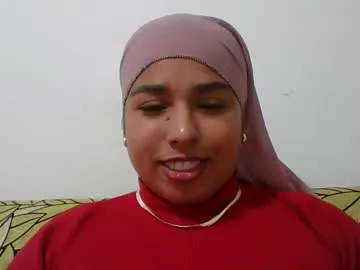 evoletbee – webcam model profile photo Image 6
