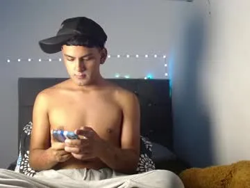 andres01_ – webcam model profile photo Image 19