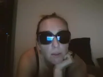 sunflower_28 – webcam model profile photo Image 19
