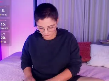 EmiliaWalker – webcam model profile photo Image 9