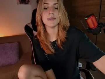 emilywarren296 – webcam model profile photo Image 4