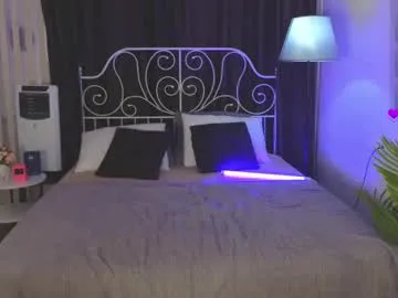 bookishdivya – webcam model profile photo Image 4