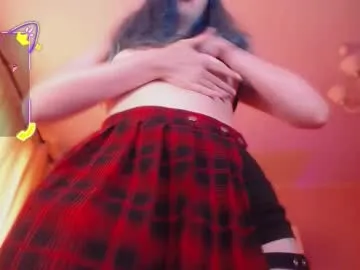 emilywarren296 – webcam model profile photo Image 6