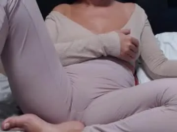 the_right_girl – webcam model profile photo Image 11