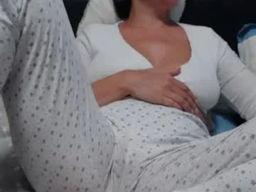 the_right_girl – webcam model profile photo Image 7